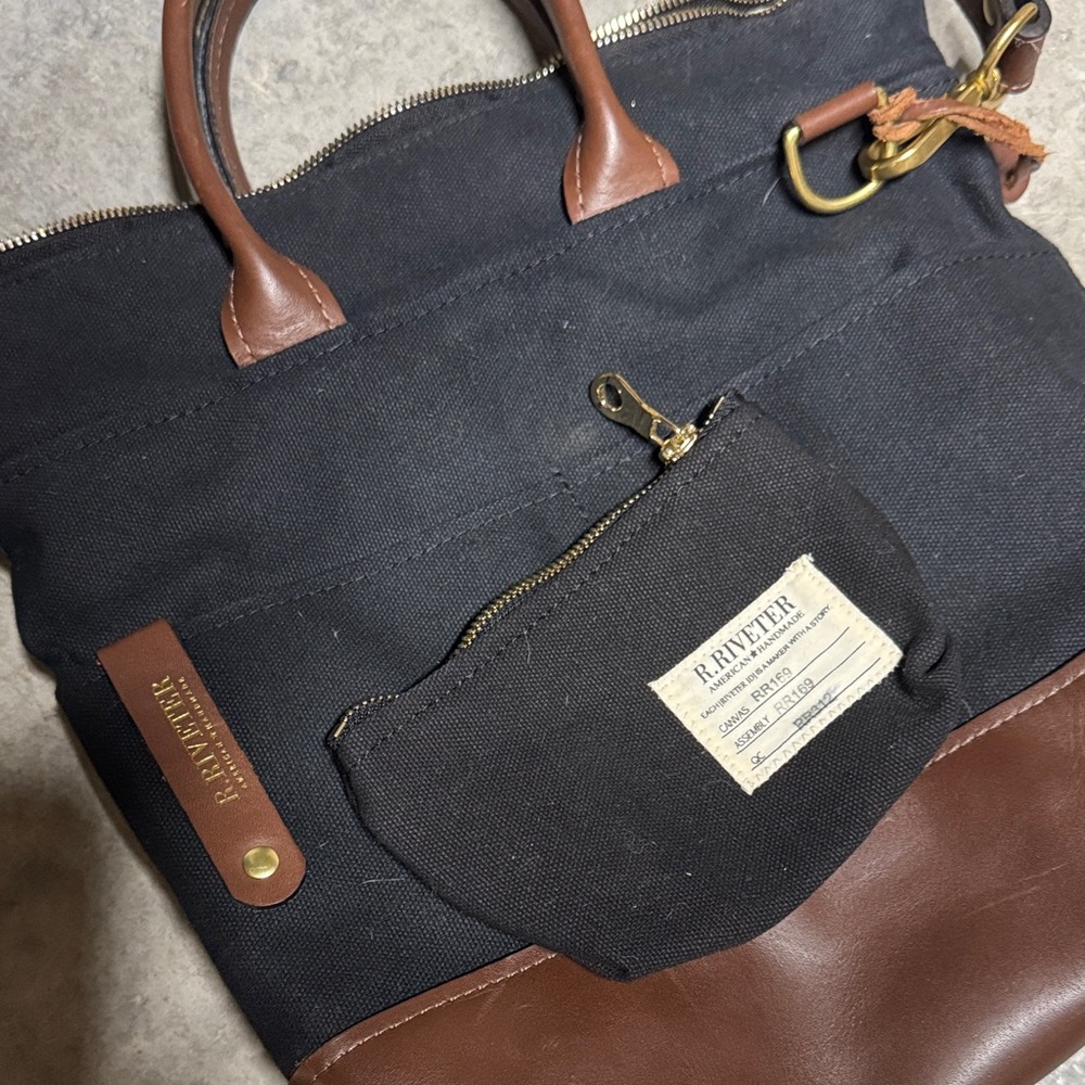 R. Riveter handmade bag. This bag is in new condition and is a classic DOT bag. - Picture 3 of 3